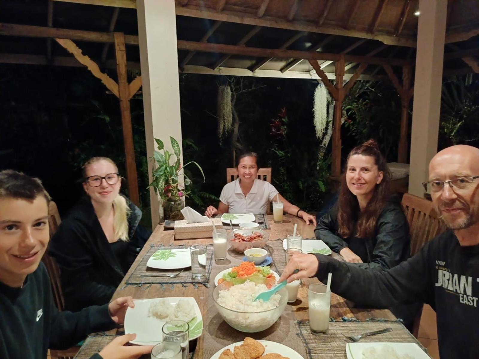 Carik Tangis Boutique Homestay جاتيلويه المظهر الخارجي الصورة
